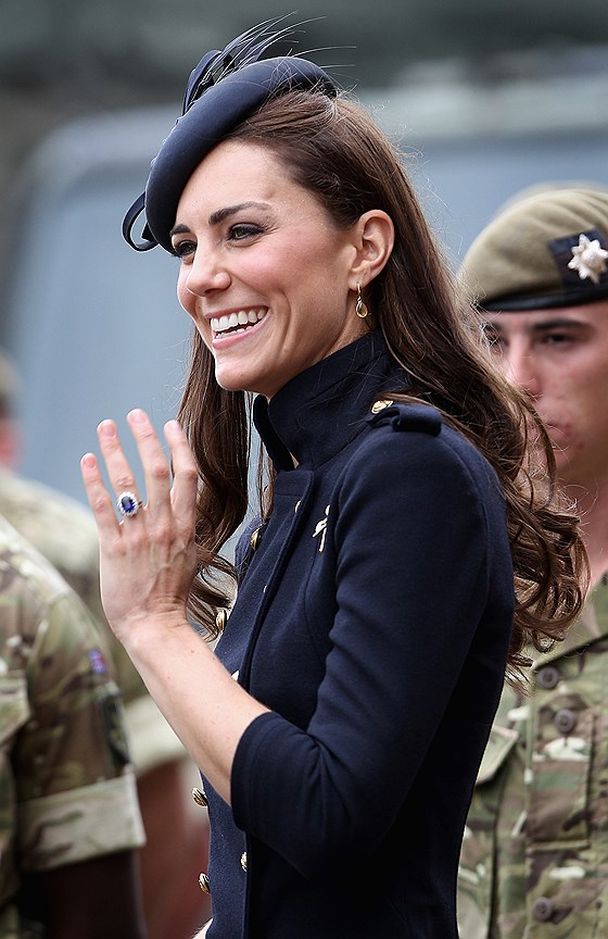Kate Middleton Wearing the Iconic Garrard Sapphire Engagement Ring – Photo: Courtesy of Garrard